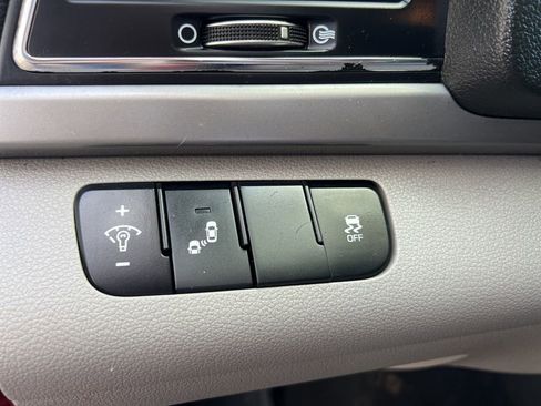 Used 2018 Hyundai Elantra Value Edition image 23