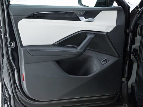 New 2026 Volkswagen Tiguan SE FWD image 57