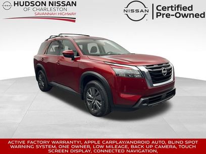 Used 2024 Nissan Pathfinder SV