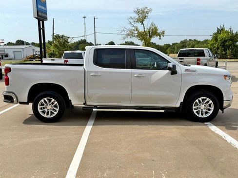 Certified 2022 Chevrolet Silverado 1500 LT AWD/4WD image 6