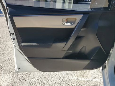 Used 2015 Toyota Corolla LE image 16