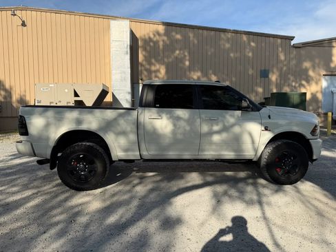 Used 2016 RAM 2500 Laramie w/ Sport Appearance Group AWD/4WD image 4