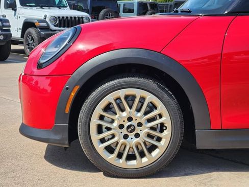 Used 2025 MINI Cooper 2-Door Hardtop FWD image 9