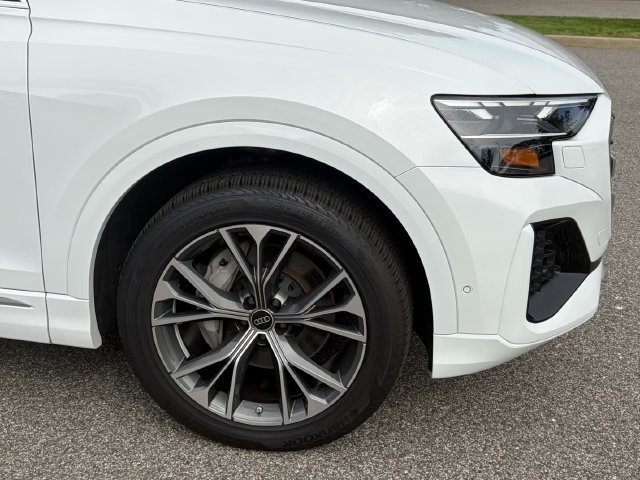 Used 2025 Audi Q8 Premium Plus AWD/4WD image 10