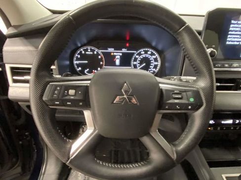 Used 2024 Mitsubishi Outlander SE image 23