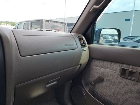 Used 1999 Toyota Tacoma 4x4 Regular Cab image 12