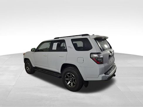 Used 2024 Toyota 4Runner TRD Off-Road Premium AWD/4WD image 10