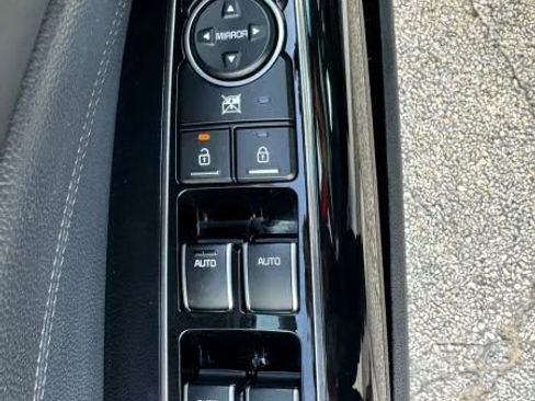 Used 2015 Kia K900 Premium RWD image 43