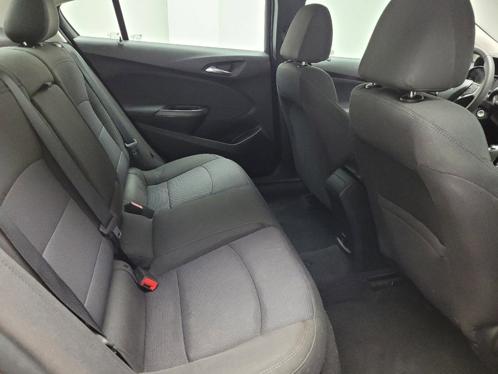 Used 2018 Chevrolet Cruze LT FWD image 19