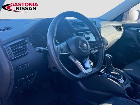 Used 2019 Nissan Rogue SL w/ Premium Package image 11