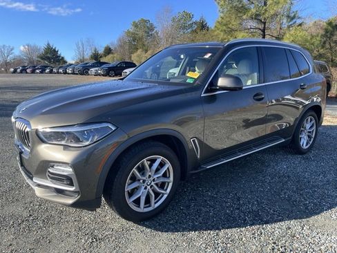 Used 2021 BMW X5 xDrive40i w/ Executive Package image 1