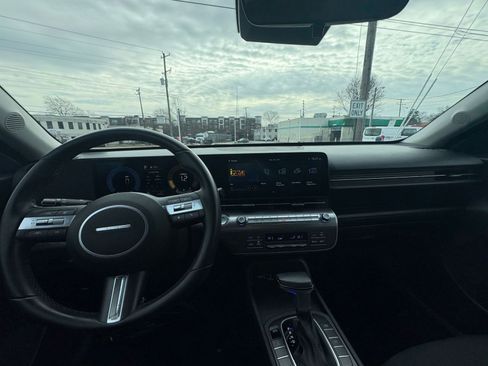 Used 2025 Hyundai Kona SEL image 34