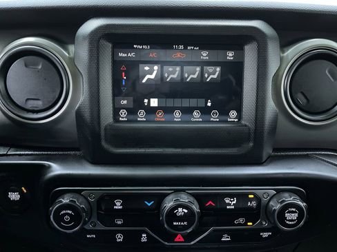 Used 2023 Jeep Gladiator Sport image 23