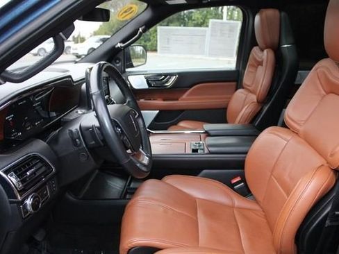 Used 2019 Lincoln Navigator L Reserve w/ Cargo Package AWD/4WD image 4