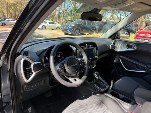 Used 2025 Kia Soul LX w/ LX Technology Package image 29