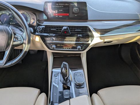 Used 2017 BMW 530i xDrive image 7