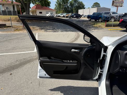Used 2023 Dodge Charger SXT RWD image 25