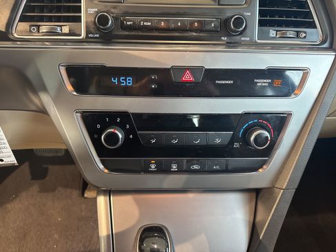 Used 2015 Hyundai Sonata SE image 24