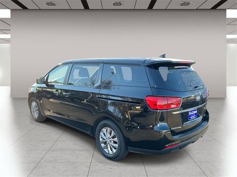 Used 2019 Kia Sedona LX image 6
