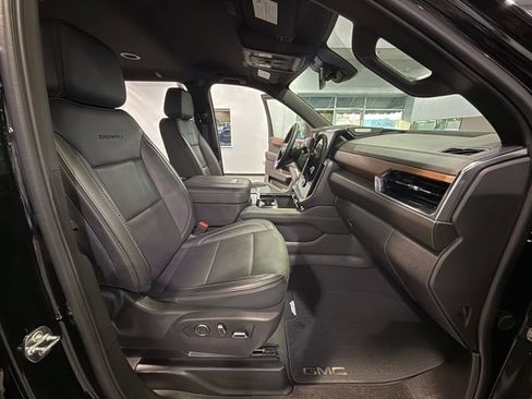 Certified 2025 GMC Yukon XL Denali image 12