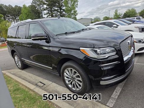 Used 2024 Lincoln Navigator Premiere image 2