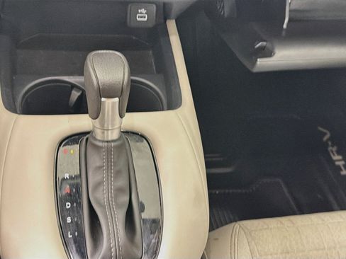 Used 2025 Honda HR-V LX image 23
