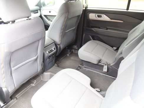 Used 2025 Ford Explorer Active RWD image 17