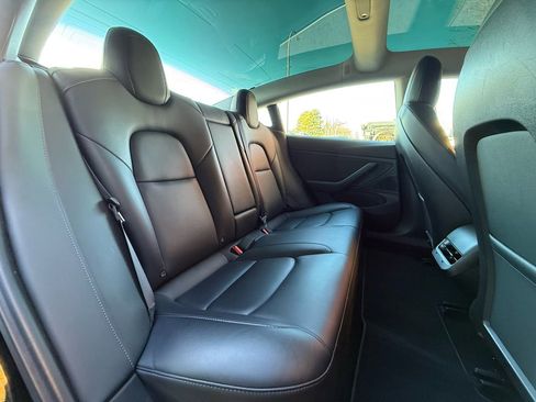 Used 2019 Tesla Model 3 Standard Range Plus image 31