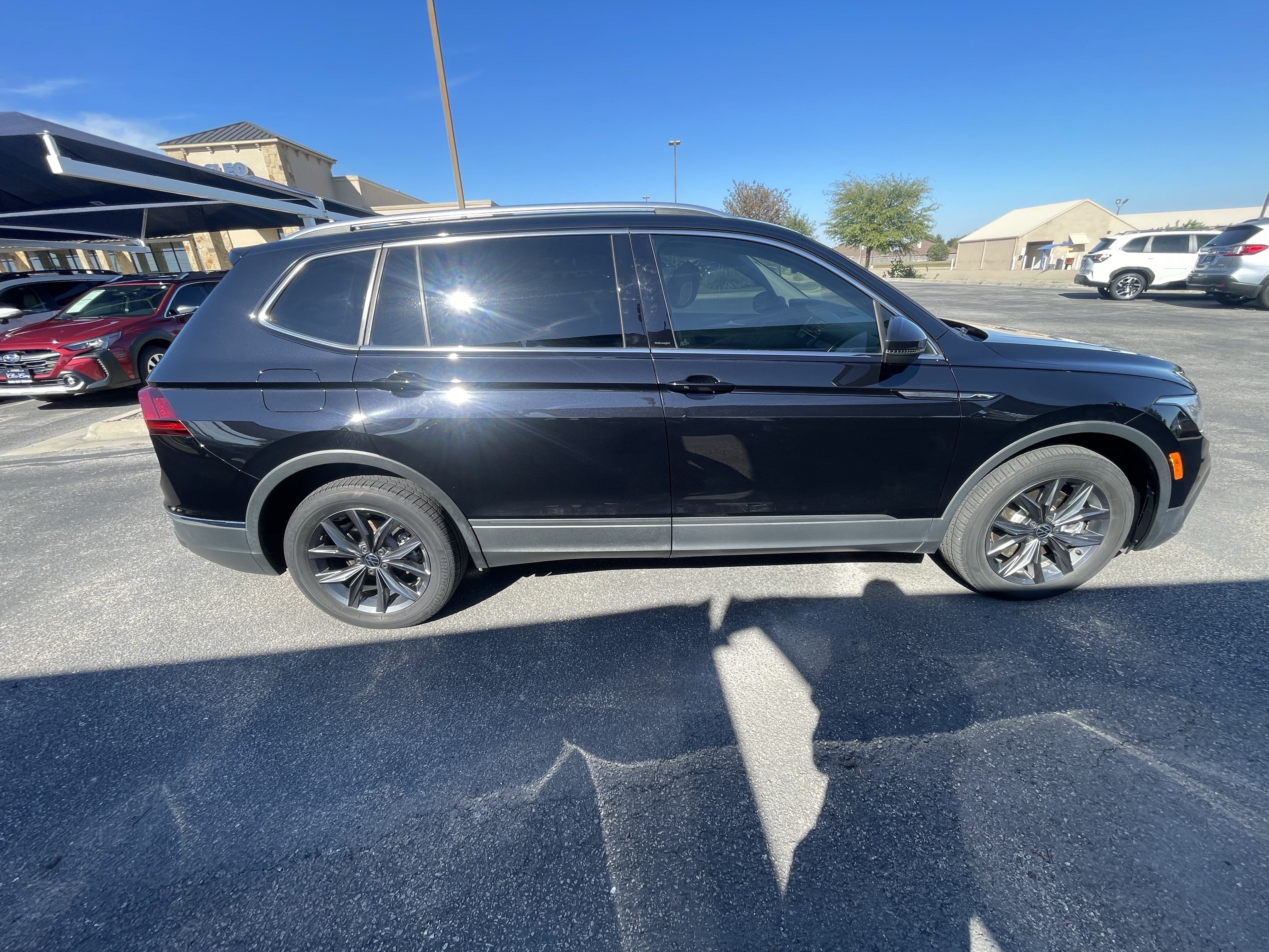 Used 2023 Volkswagen Tiguan SE FWD image 8