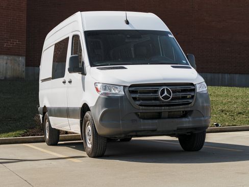 Used 2020 Mercedes-Benz Sprinter 2500 image 1