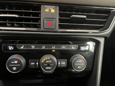 Used 2022 Volkswagen Taos SEL image 17