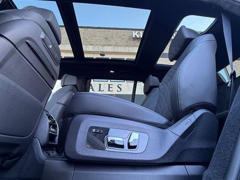 Used 2023 BMW X7 xDrive40i w/ Executive Package image 23