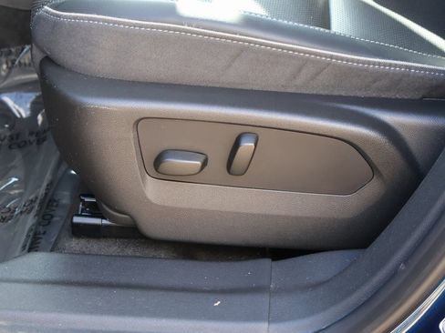 Used 2023 Buick Envision Essence image 25