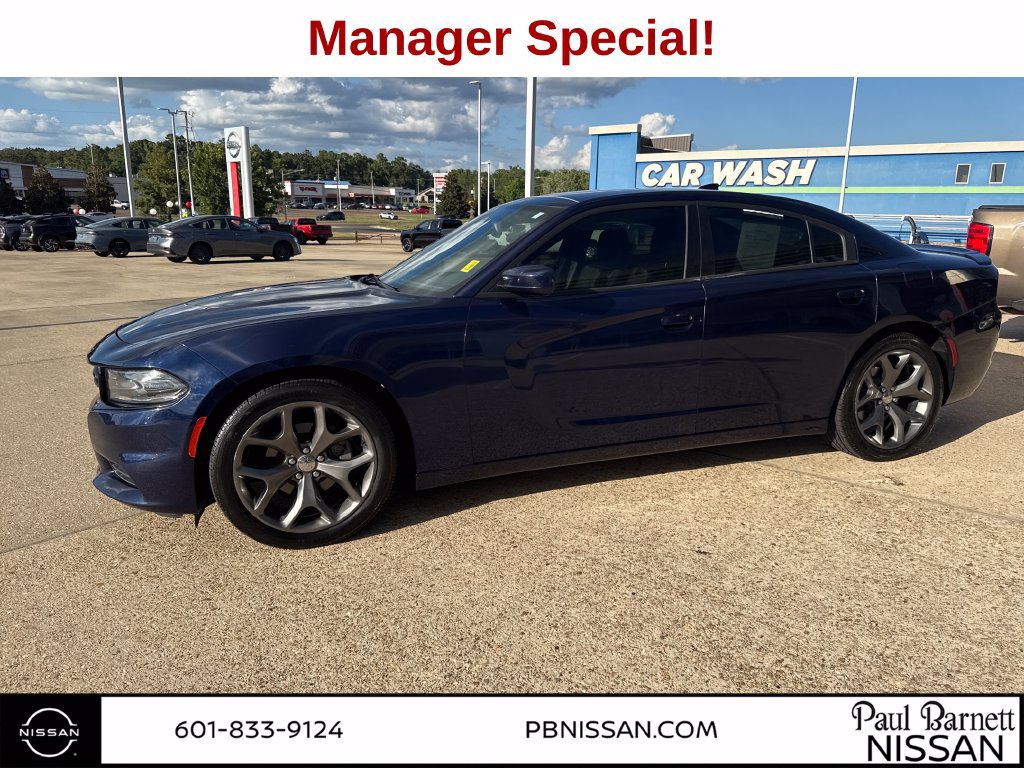 Used 2016 Dodge Charger SXT w/ Rallye Group RWD image 4