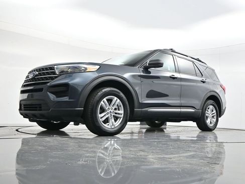 Certified 2022 Ford Explorer XLT w/ Class IV Trailer Tow Package image 50