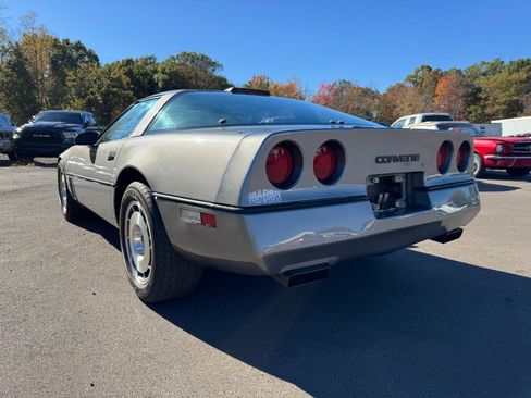 Used 1986 Chevrolet Corvette Coupe image 3