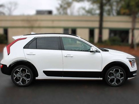 New 2025 Kia Niro EX image 4