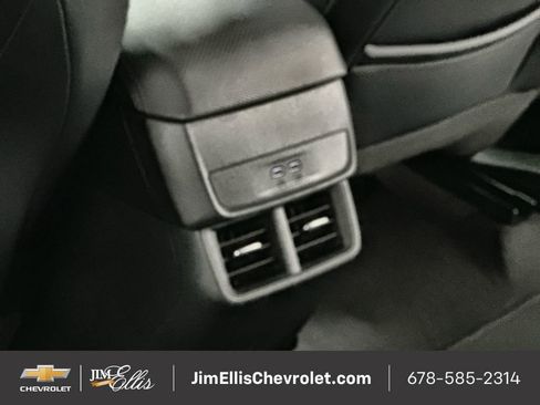 Used 2025 Chevrolet Equinox LT w/ Convenience Package II image 21