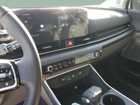 New 2026 Kia Carnival EX FWD image 23