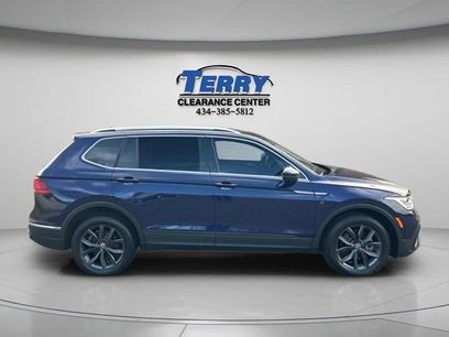 Used 2022 Volkswagen Tiguan SE w/ Panoramic Sunroof Package