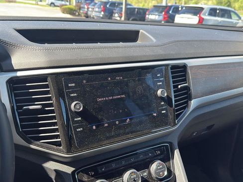 Used 2023 Volkswagen Atlas SE image 11