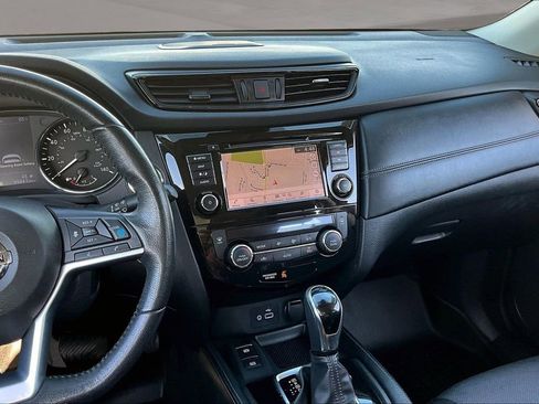 Used 2019 Nissan Rogue SL w/ Premium Package image 9