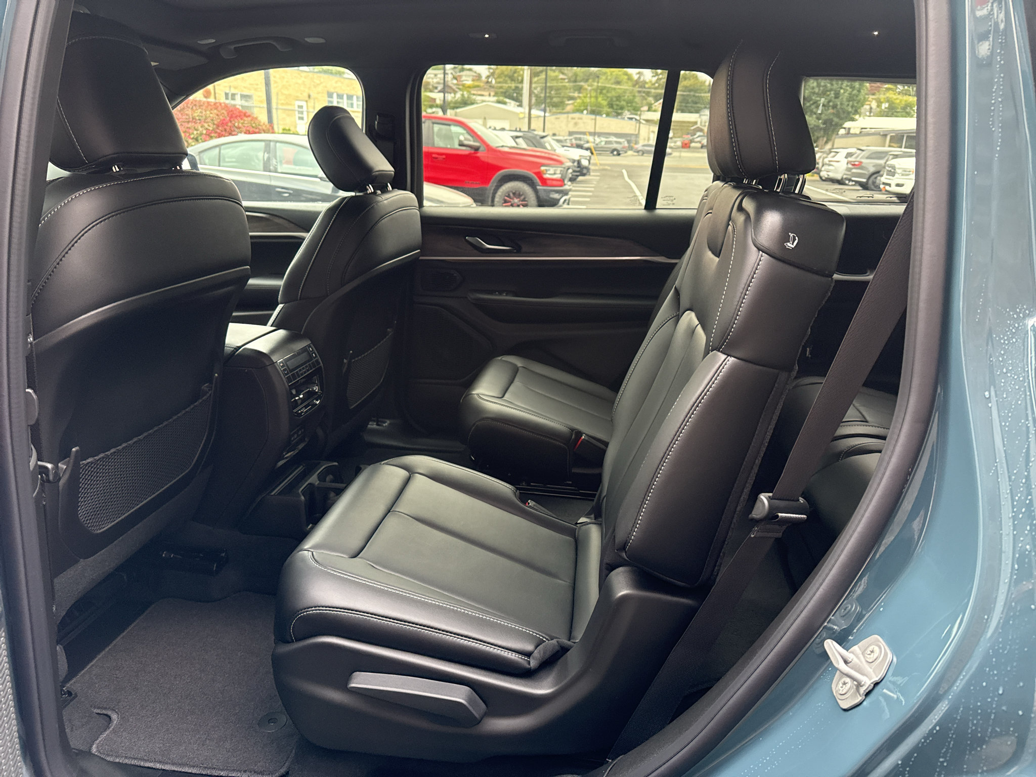 New 2027 Jeep Grand Cherokee L Limited AWD/4WD image 21