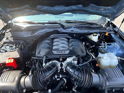 Used 2025 Ford Mustang GT Premium RWD image 9