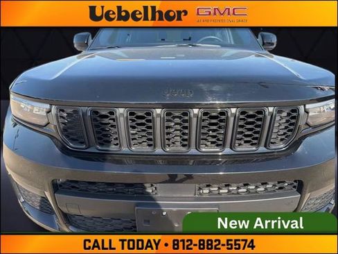 Used 2023 Jeep Grand Cherokee L Laredo image 15