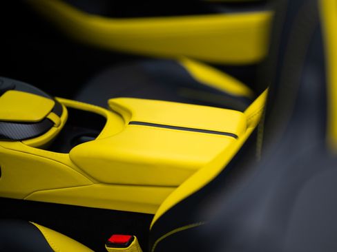 Used 2023 Aston Martin V12 Vantage Roadster image 45