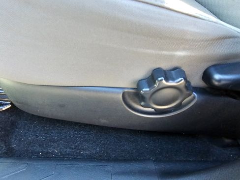 Used 2020 Toyota Tacoma TRD Off-Road image 30