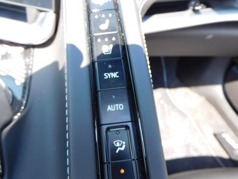 Used 2023 Chevrolet Corvette Stingray Premium Conv w/ Z51 Performance Package image 36