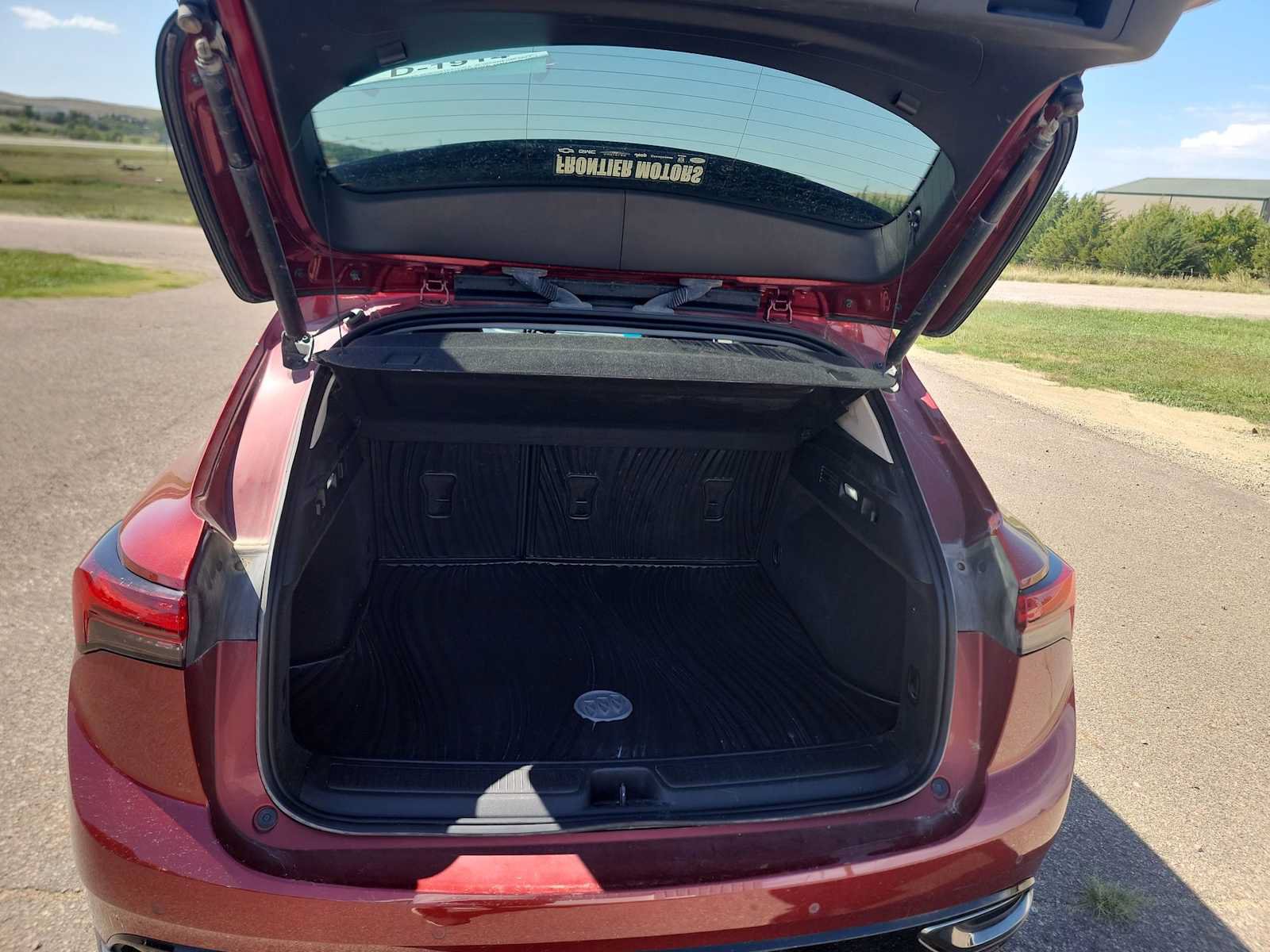 Used 2023 Buick Envision Essence w/ Sport Touring Package AWD/4WD image 23