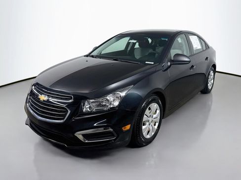 Used 2015 Chevrolet Cruze LS FWD image 3